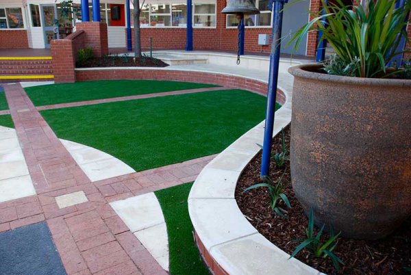 artificial turf for schools
